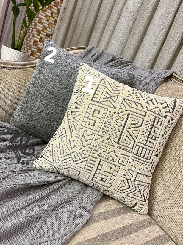 کوسن مخمل طرحدار