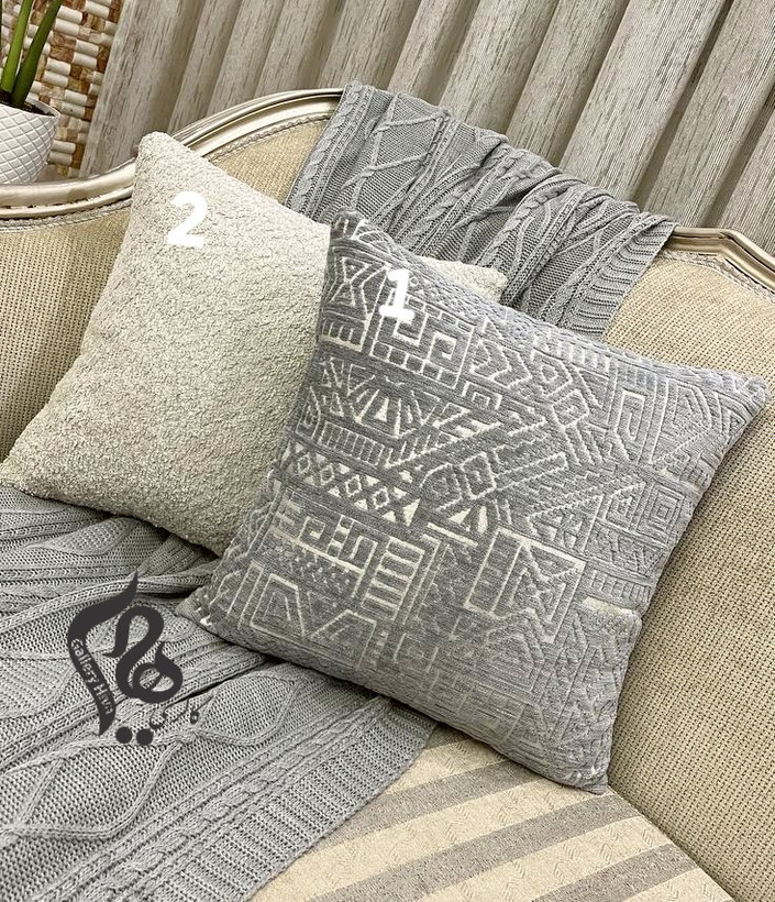 کوسن مخمل طرحدار